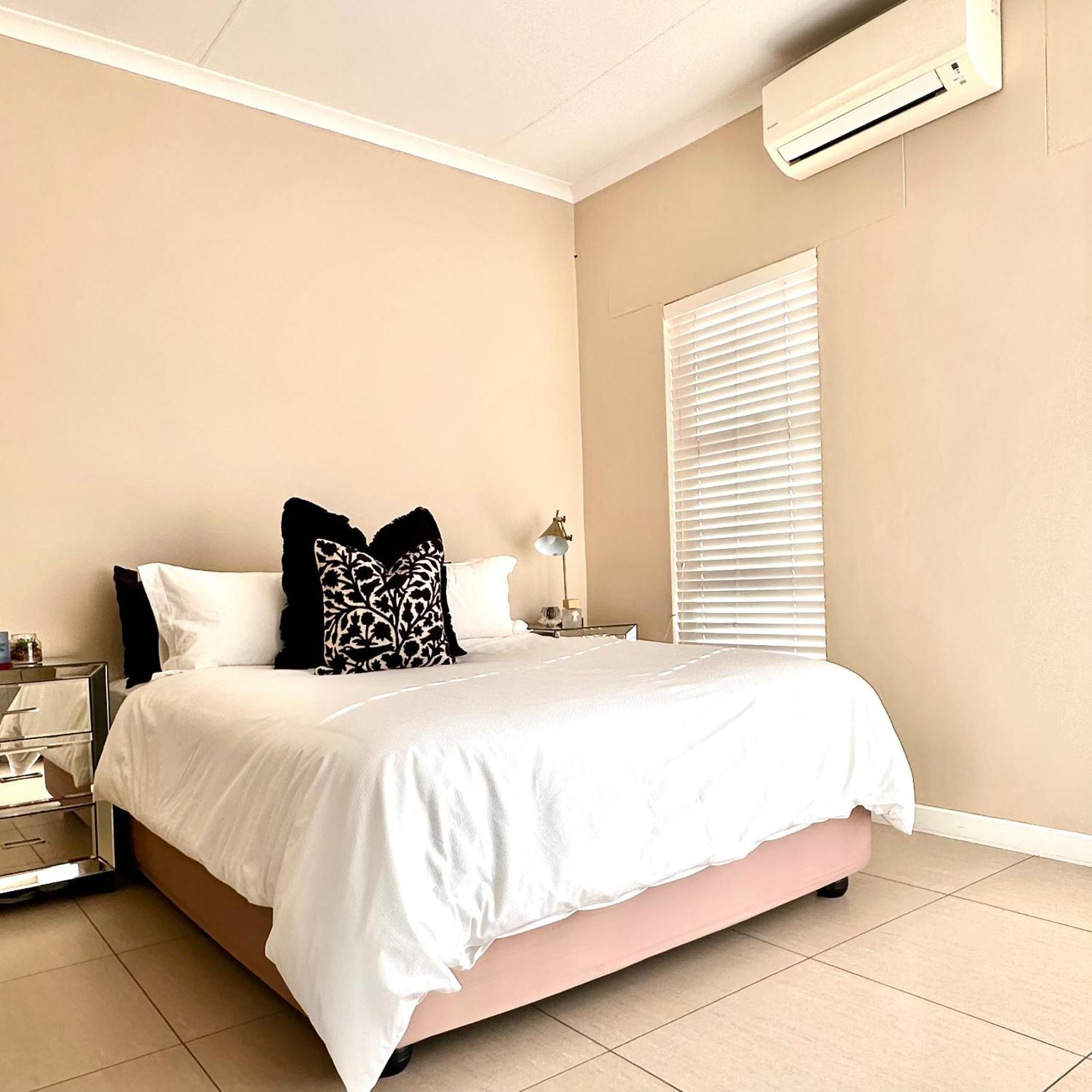 The Quirky Scandinavian Windhoek Luaran gambar